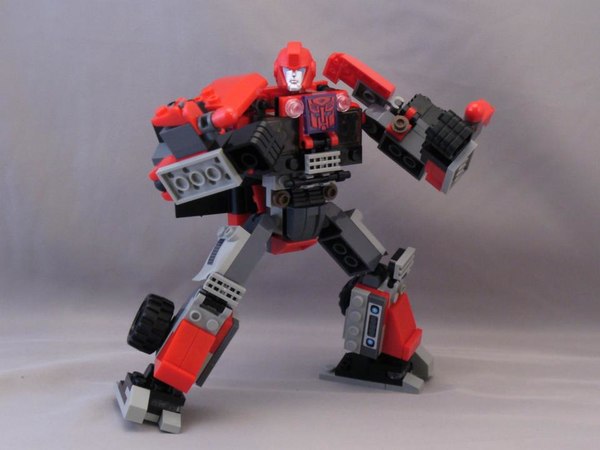 Transformers Kre O Toys R Us Exclusive Ironhide Image  (4 of 22)